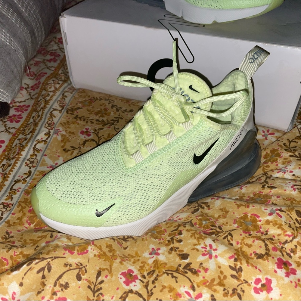 Nike Sneakers - Picture 5 of 6